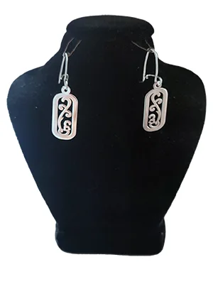 hanging-silver-earrings-0.webp